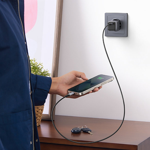 Mini бързо зарядно Ugreen Nexode USB-C 30W PD - Зарядно за стена Mini бързо зарядно Ugreen Nexode USB-C 30W PD - Mini бързо зарядно Ugreen Nexode USB-C 30W PD