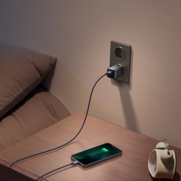 Mini бързо зарядно Ugreen Nexode USB-C 30W PD - Зарядно за стена Mini бързо зарядно Ugreen Nexode USB-C 30W PD - Mini бързо зарядно Ugreen Nexode USB-C 30W PD
