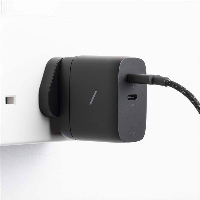 Зарядно устройство Native Union Fast GaN PD 67W с универсални адаптери (EU/UK/US) - Зарядно устройство Native Union Fast GaN PD 67W с универсални ад