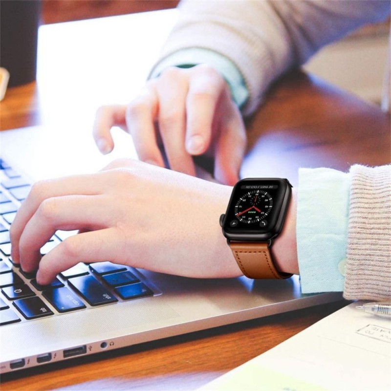 TECH-PROTECT LEATHERFIT КОЖЕНА КАИШКА ЗА APPLE WATCH 8 / 9 / 10 / 11 / SE / ULTRA (44 / 45 / 46 / 49 ММ) КАФЯВА - 0795787713716