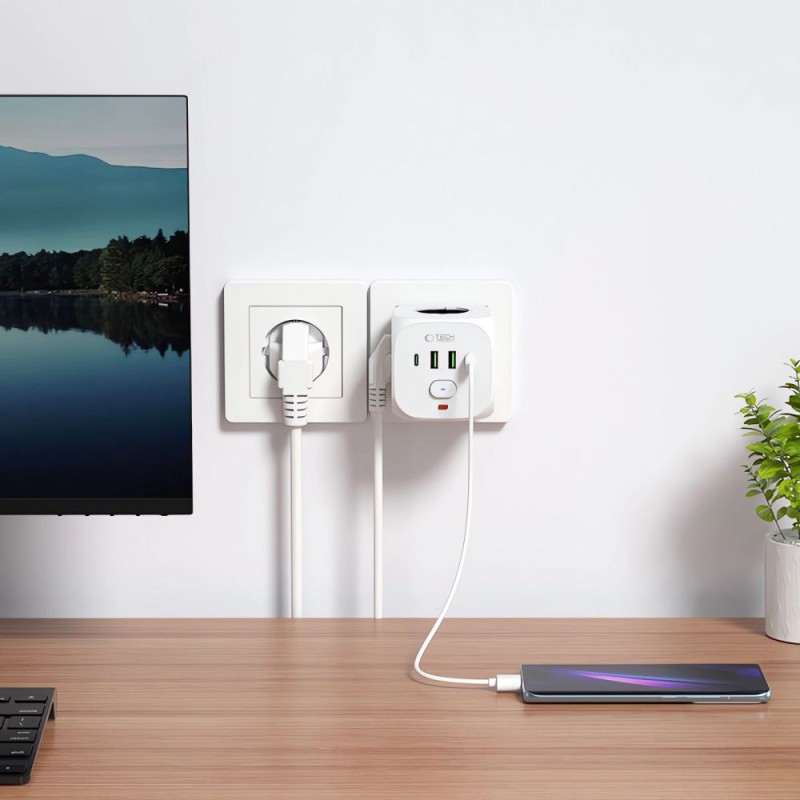 Tech-Protect PCL3X4 захранващ мултиразклонител 2×USB-A, 2×USB-C и 3×контакт (бял) - Tech-Protect PCL3X4 захранващ мултиразклонител 2×USB-A, 2×USB-C и 3×контакт (бял) - 5906302372096