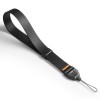 Spigen Universal регулируема каишка за носене на китка (lanyard) с адаптер, черна Spigen Universal регулируема каишка за носене на китка (lanyard) с адаптер, черна